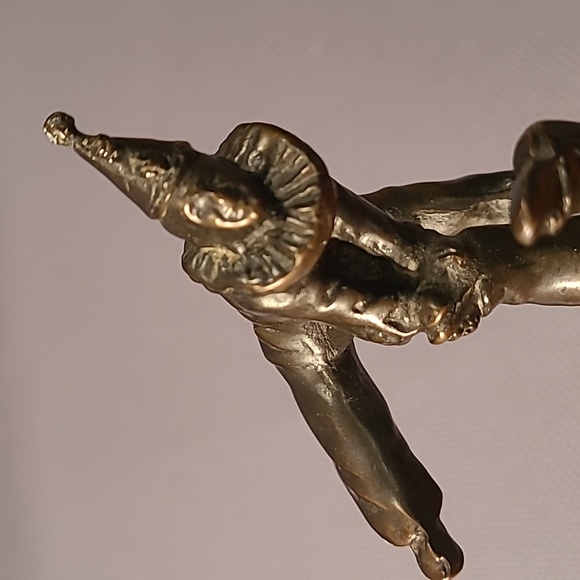Small Brass Circus Clowns Performing Figures - Picture 11 of 11